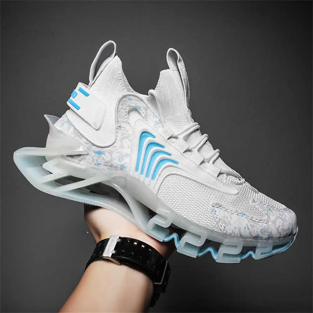 Outdoor Lighting Trends - Stivali lunghi rosa Slipon blu Sneakers